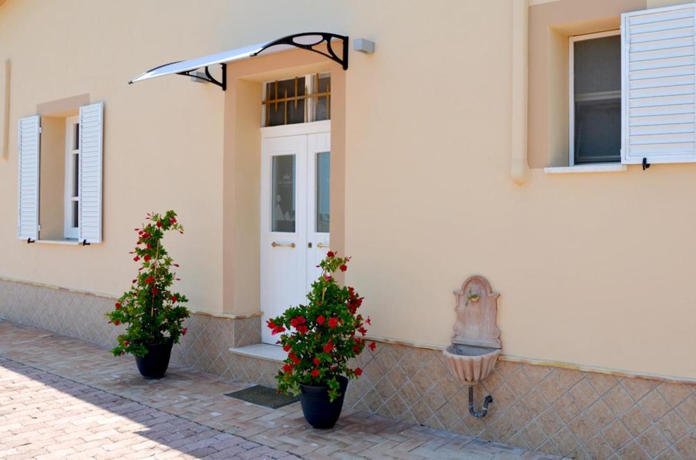 Re Umberto Suite ซานซัลโว ภายนอก รูปภาพ